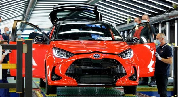 toyota yaris fr.jpg, 86 KB