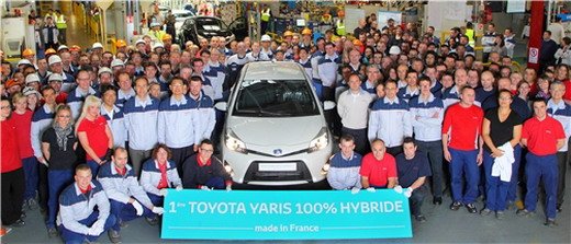 toyota yaris hybrid.jpg, 60 KB