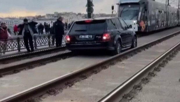 tramvaj range rover.jpg, 48 KB