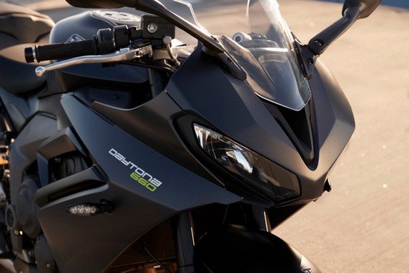 triumph-daytona-660-4.jpg, 65 KB
