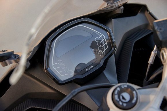 triumph-daytona-660-5.jpg, 61 KB