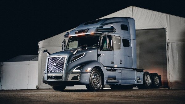 volvo auroia 1.jpg, 55 KB