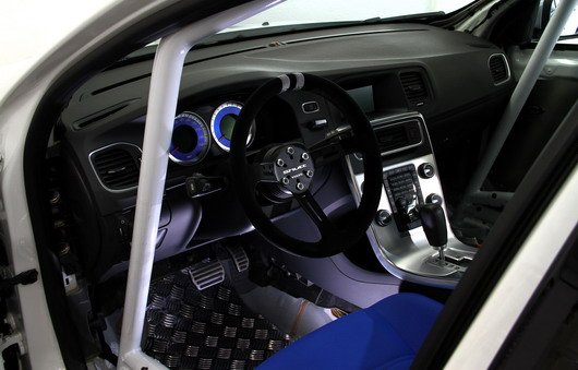 volvo v60 racing 111.jpg, 64 KB