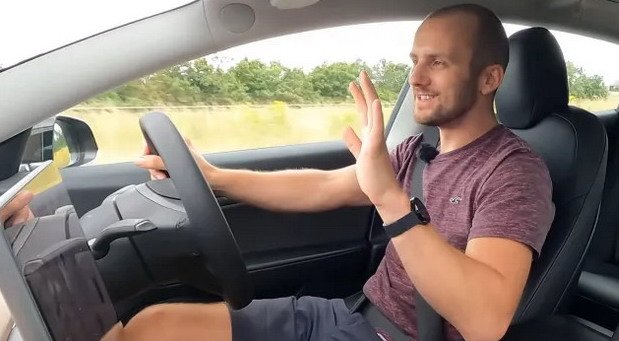 vw id 3 tesla.jpg, 54 KB