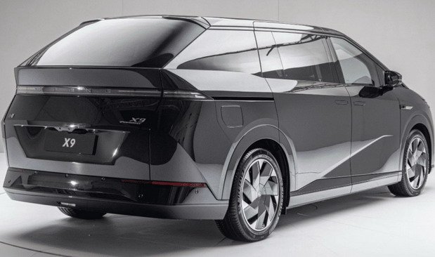 xpeng x9 3.jpg, 51 KB
