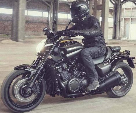 yamaha-vmax-60th-anniversary-1.jpg, 62 KB