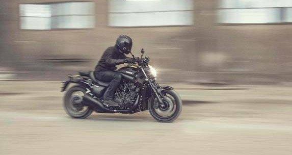yamaha-vmax-60th-anniversary-2.jpg, 30 KB