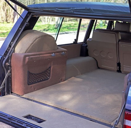Range Rover sa šest točkova