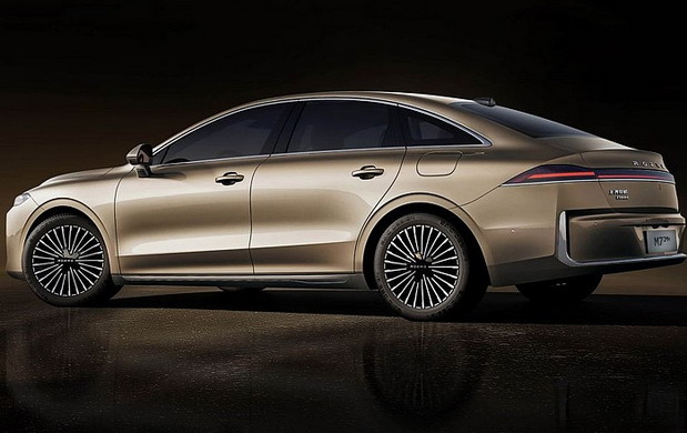 Roewe M7 DMH