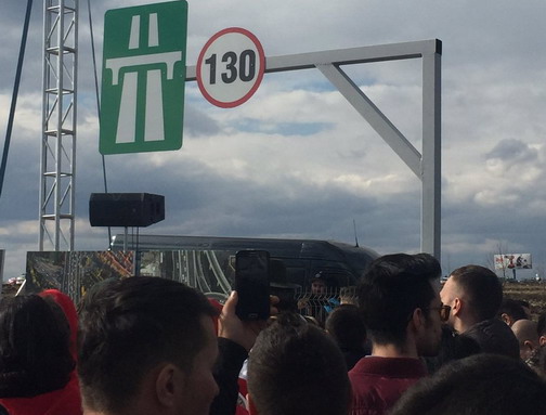JEDAN METAR autoputa JEDAN METAR autoputa