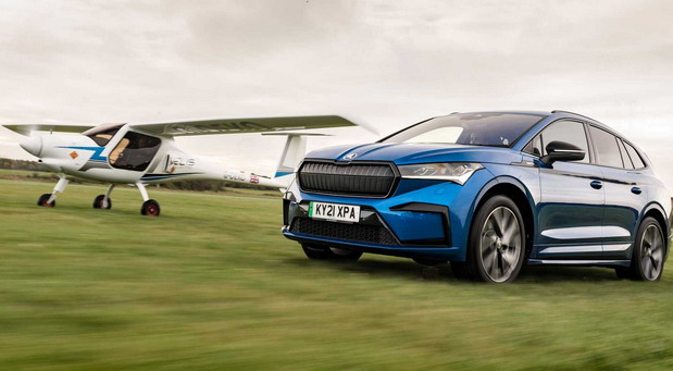 Škoda Enyaq iV & Pipistrel Velis Electro