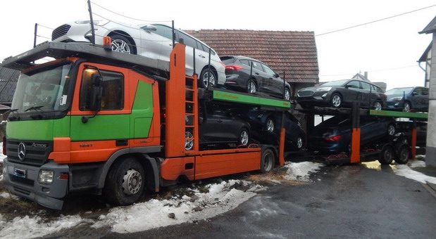 Šleper s 8 novih Focusa napravio haos Šleper s 8 novih Focusa napravio haos