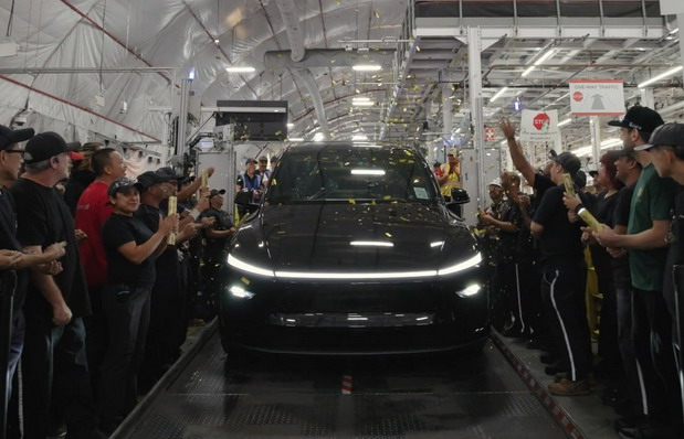 Tesla 10 miliona Tesla 10 miliona