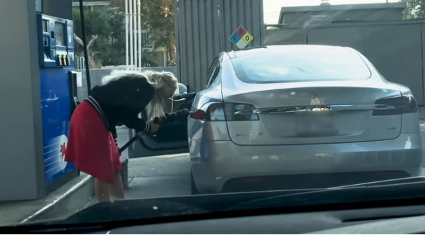 Tesla na pumpi