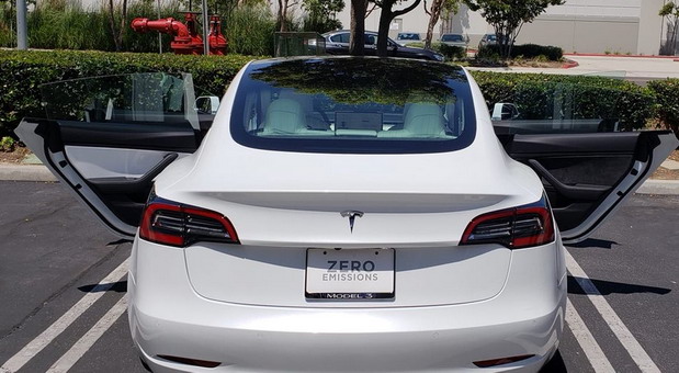 Tesla Model 3 Tesla Model 3