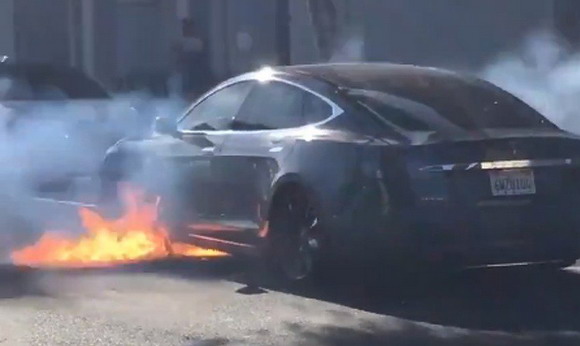 Tesla Model S fire Tesla Model S fire