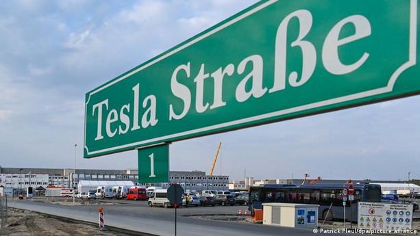 Tesla Strase Tesla Strase
