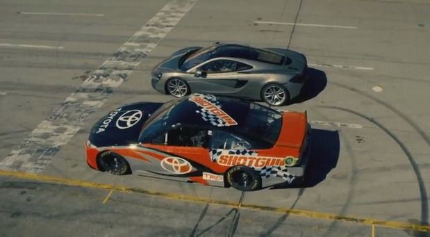 V8 automobili protiv NASCAR-a