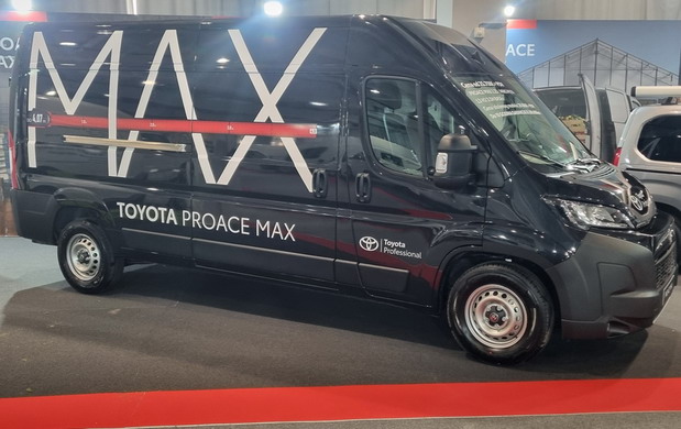 Proace Max