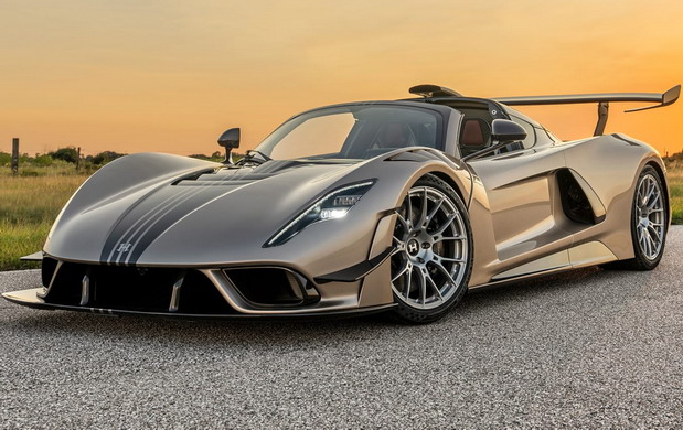 Venom F5 Revolution LF