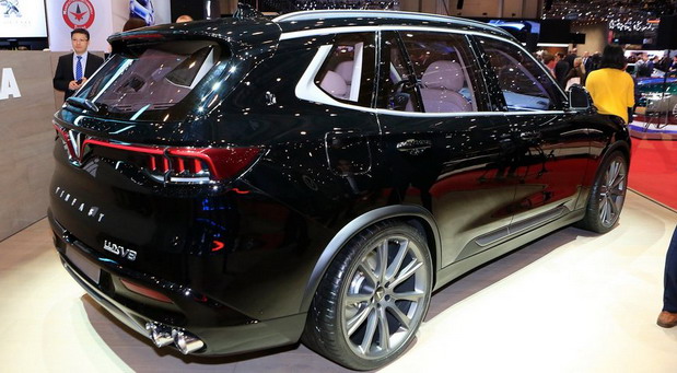 Vinfast Lux V8