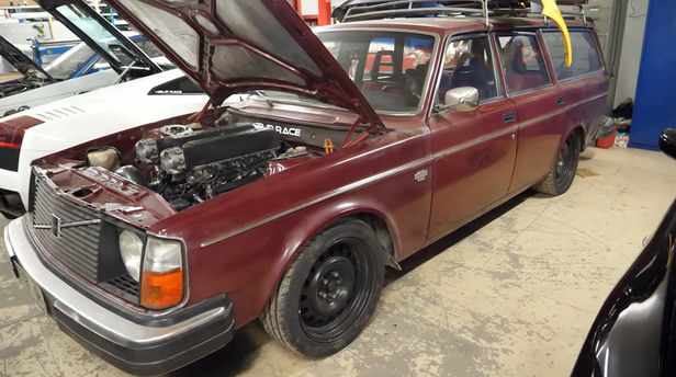 1975 Volvo 245 sa Lamborghini Gallardo V10 motorom