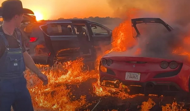 Izgoreli Ferrari Izgoreli Ferrari