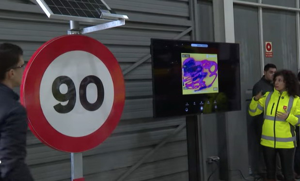 Saobraćajni znakovi koji otapaju led i sneg